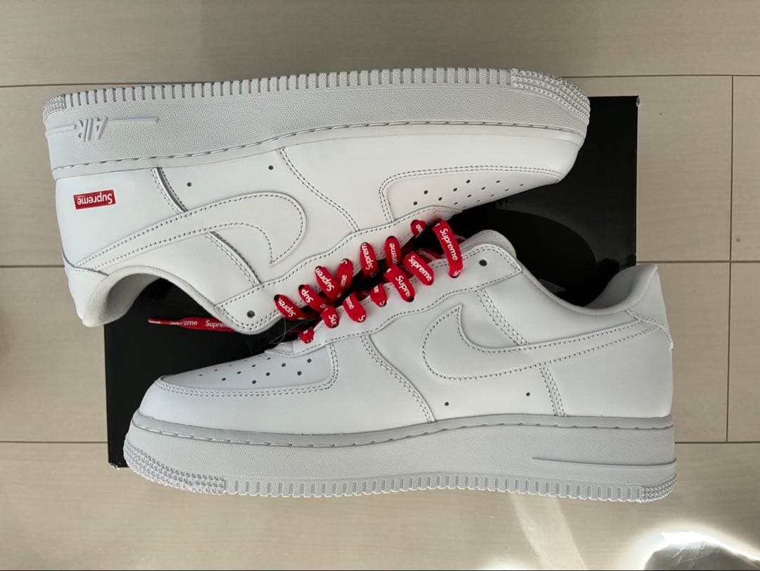 靴 Nike Air Force 1 Supreme
