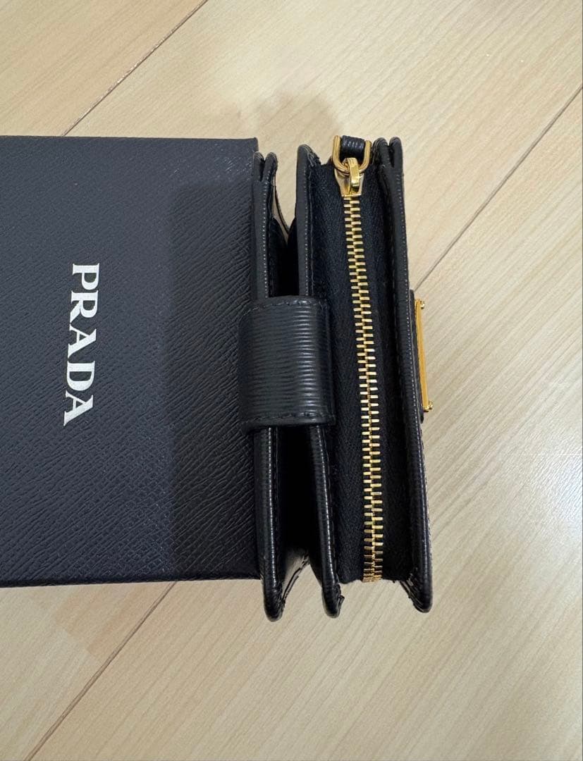 【大幅値下げ】PRADA エピレザー ブラック 二つ折り財布
