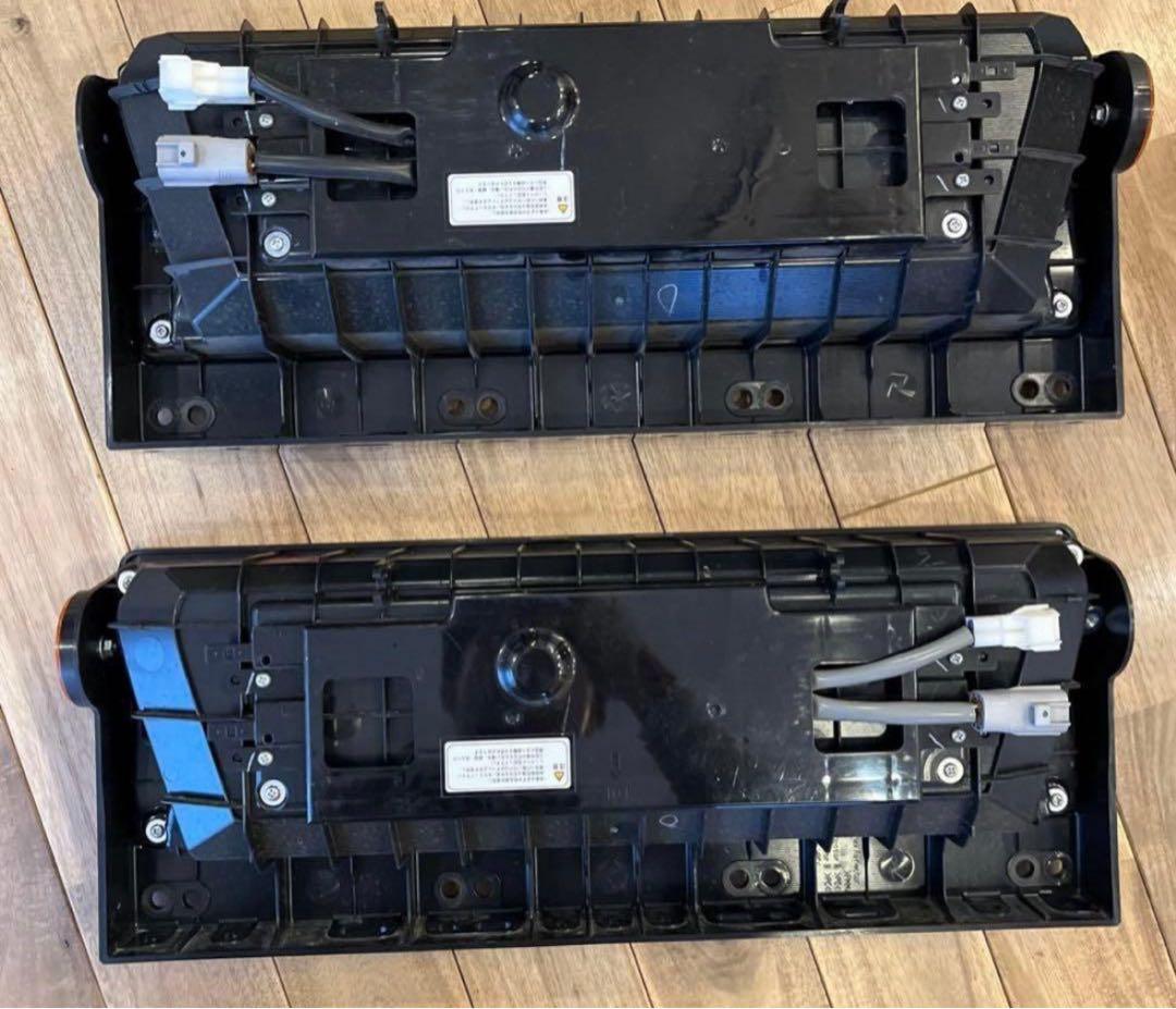 テールライト 3連デザイン 赤/クリア