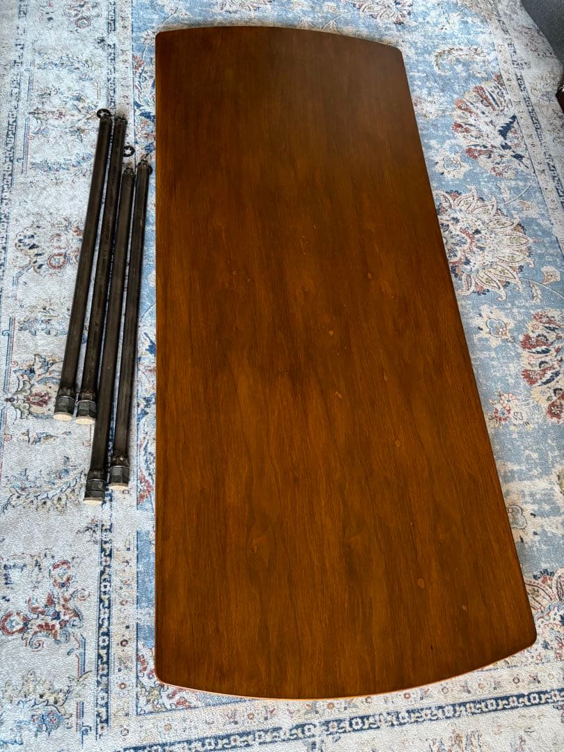 ウォールナット突板テーブル　カフェテーブル　ソファで食事ができる高さ60cm