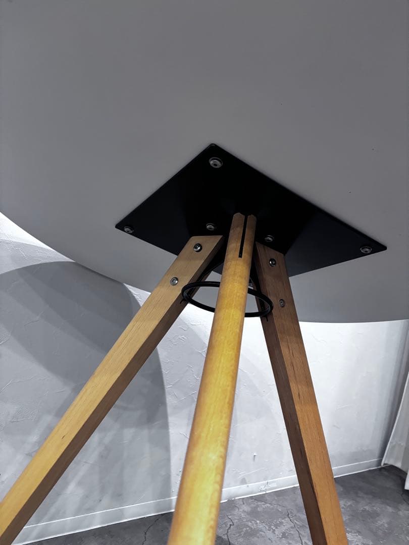 HAYに、似た円形 白 ダイニングテーブル 北欧風 韓国カフェテーブル 韓国女子