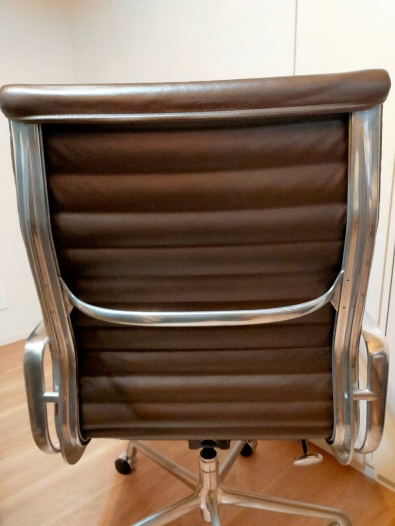ハーマンミラー_イームズ ヴィンテージアルミナ ムグループ マネージメントチェア