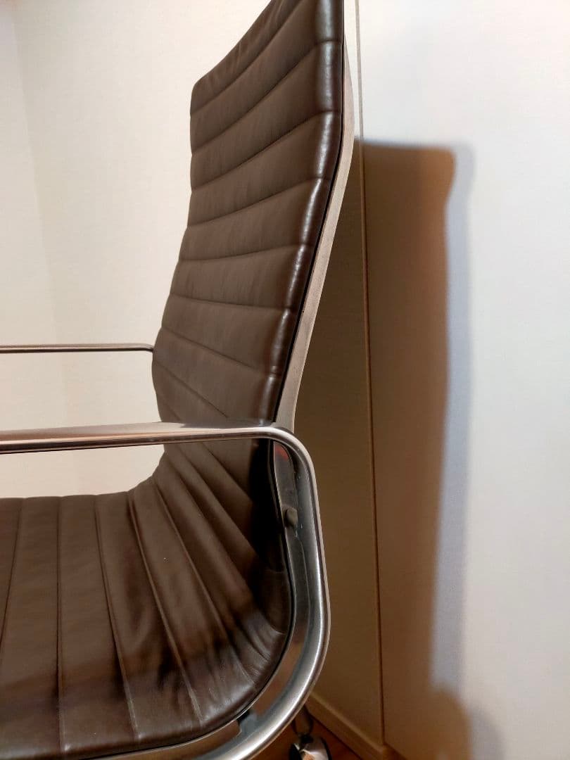 ハーマンミラー_イームズ ヴィンテージアルミナ ムグループ マネージメントチェア