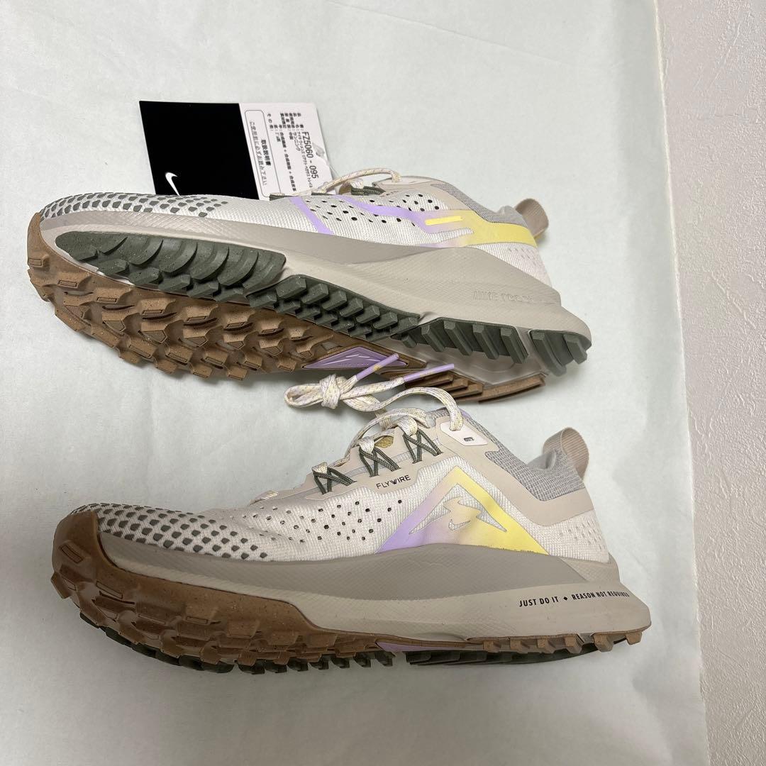 24.5cm 新品 ナイキ ペガサス トレイル 4 FZ5060-095 白