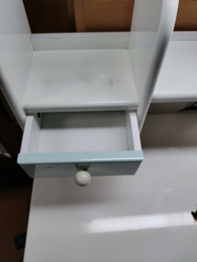 学習机　ライト付き本棚