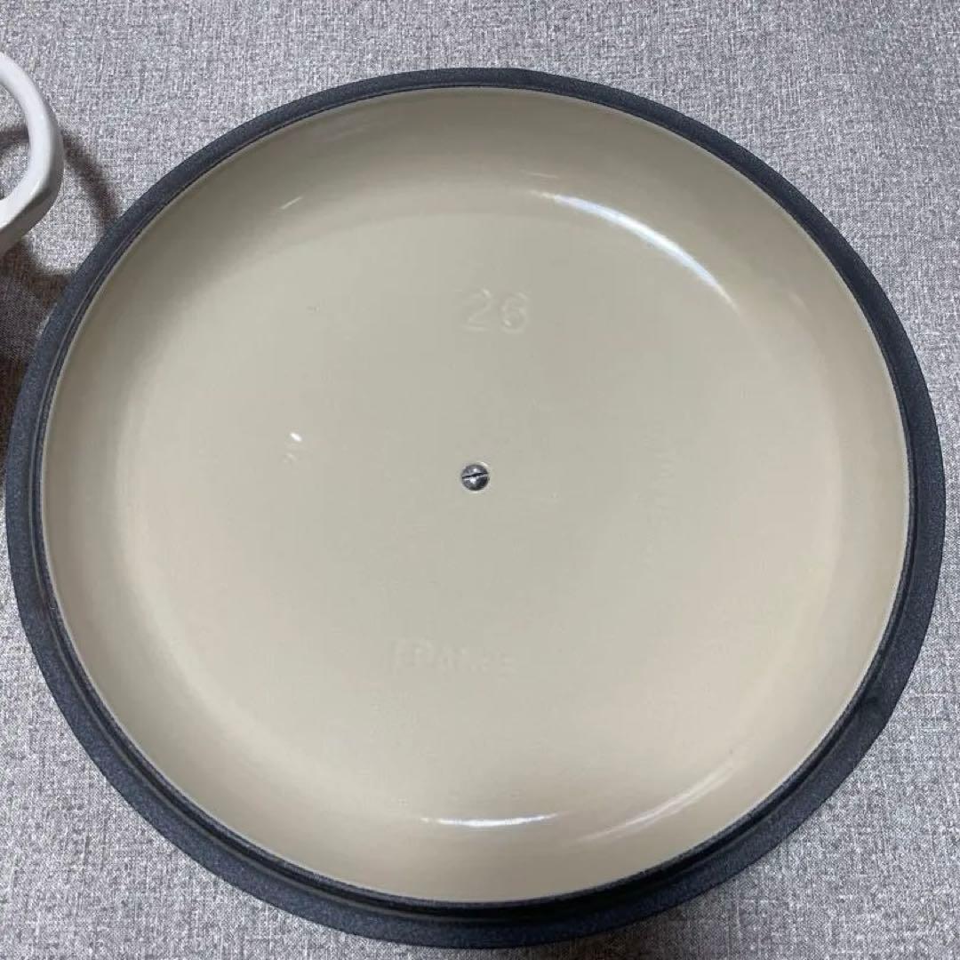 《ほぼ未使用》ルクルーゼ 浅鍋 26cm キャセロールベージュ系