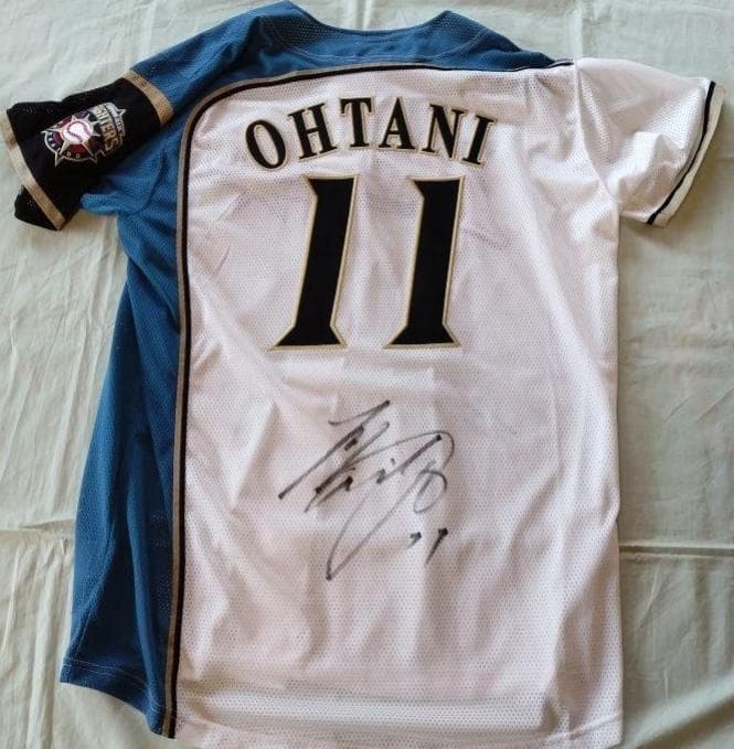 【べべ】日本ハム大谷翔平直筆サインユニホーム