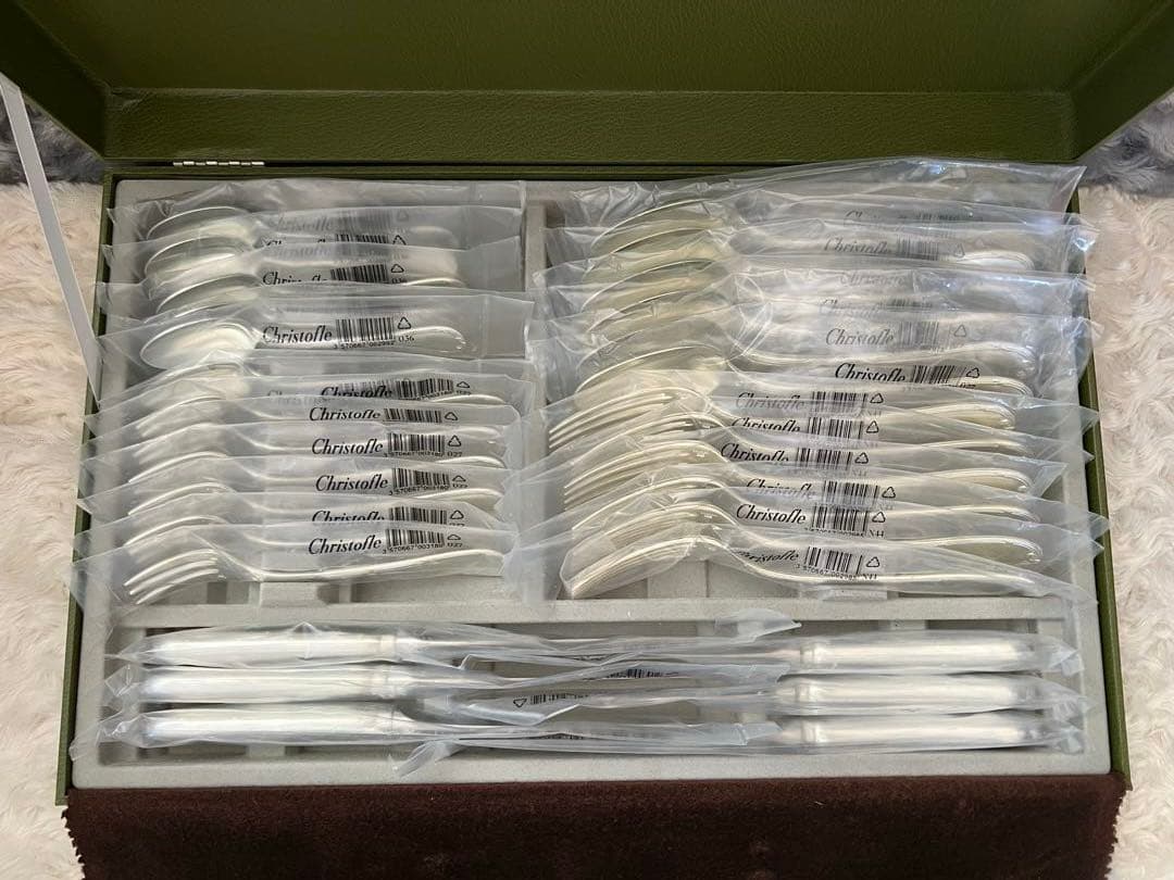 クリストフル　カトラリーセット　リュバン　ディナーセット〈30本セット〉テーブル