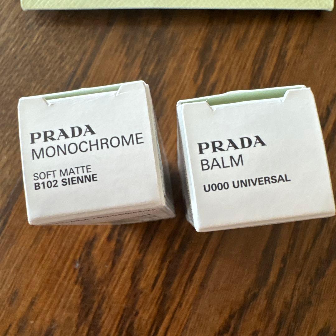 PRADA beautyモノクロームリップカラーB102＆リップバーム　U000
