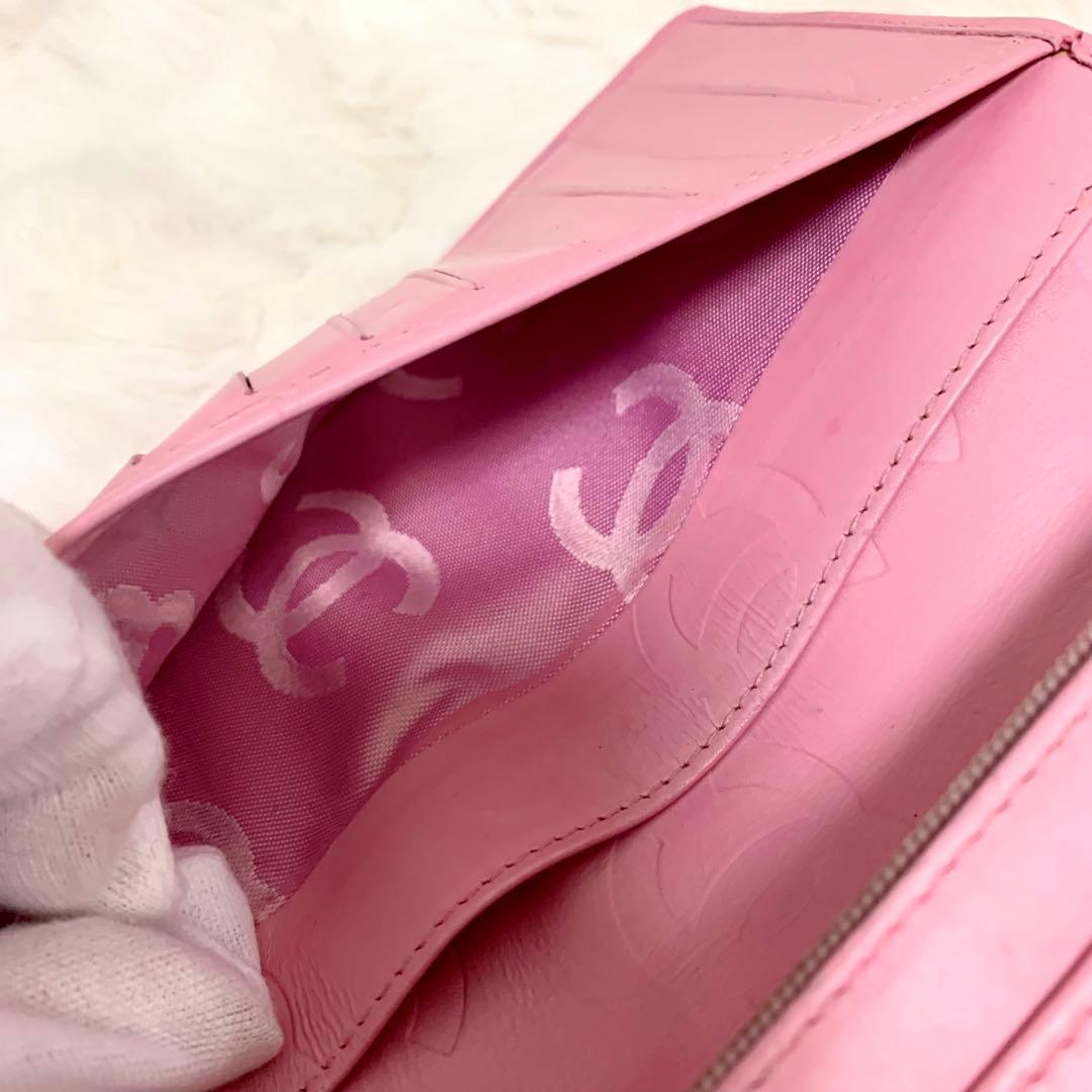 人気！可愛いピンク色のCHANEL カンボンライン 折り財布　Ｇカード 巾着付き