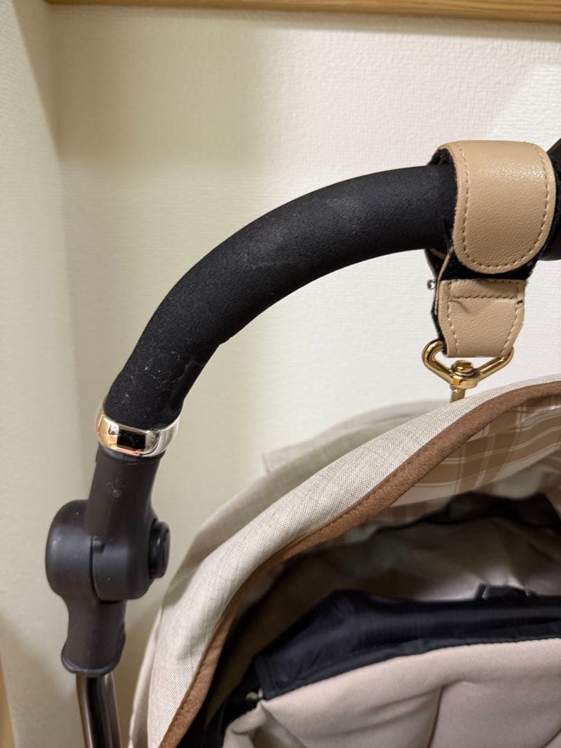 Combi スゴカルα 4キャス compact エッグショック