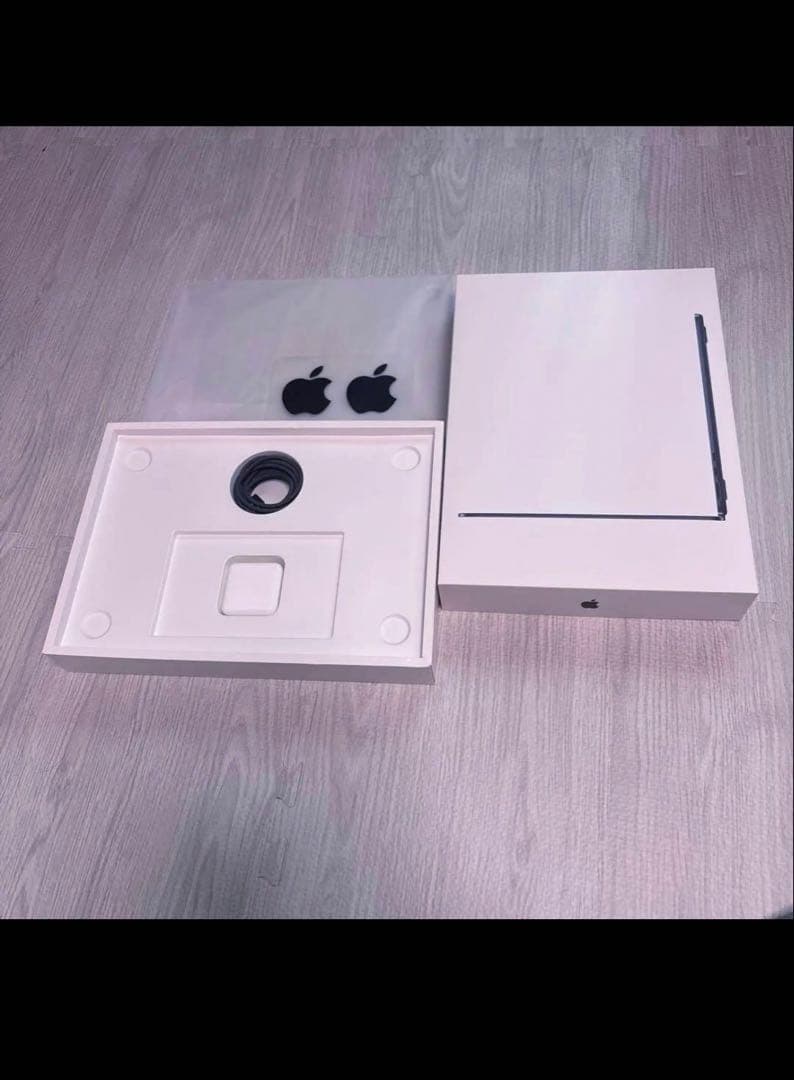 MacBook本体 MacBook Air M2 16GB 512GB