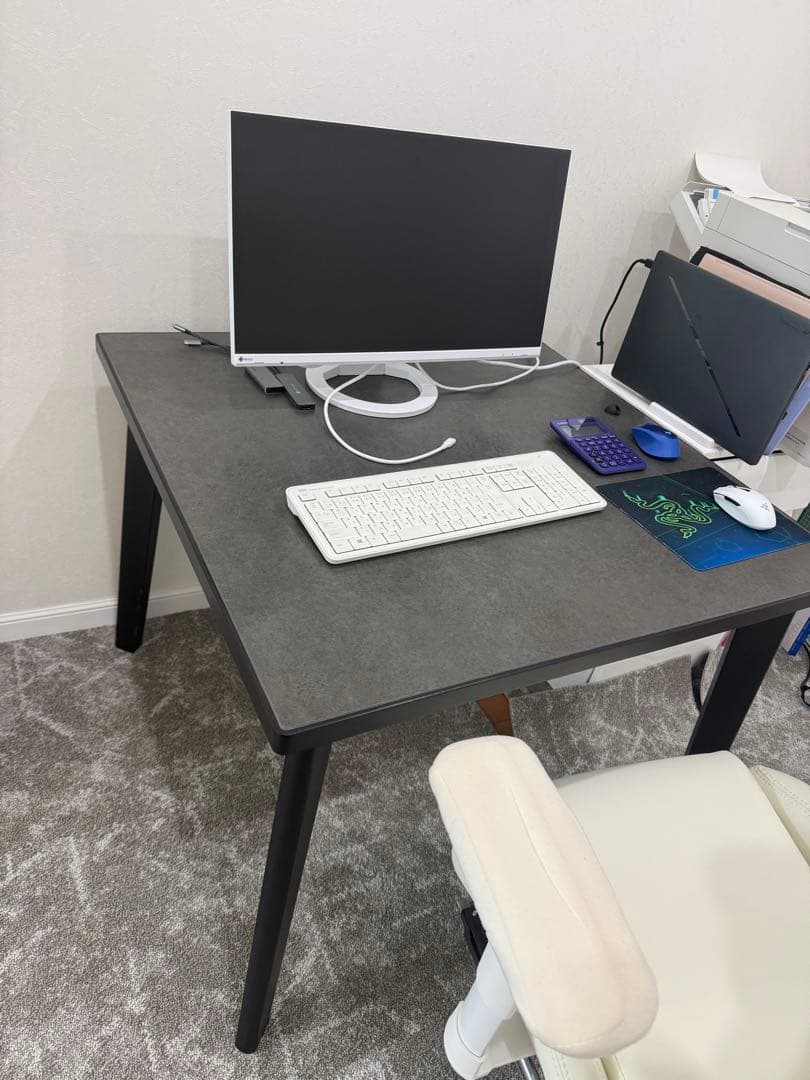 ニトリ　セラミックダイニングテーブル　90センチ✖️90センチ