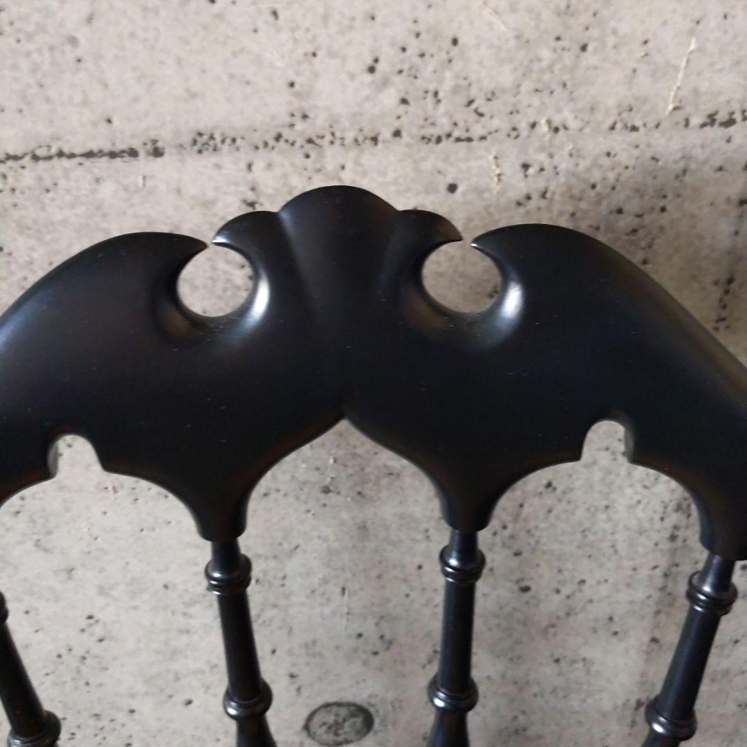 希少、 黒 籐椅子、一脚のみ、送料含、安く出しています。