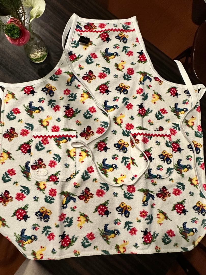 【専用】フェイラー　ハイジ白　エプロン 新品 FEILER