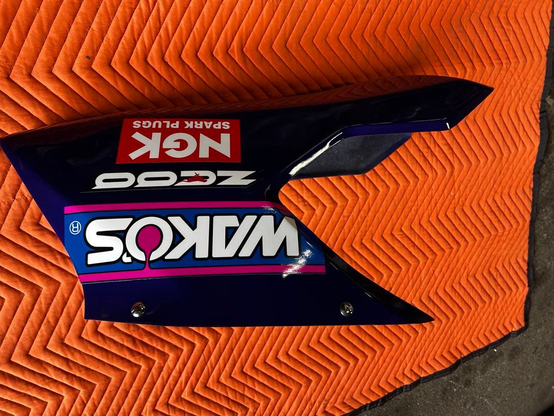 塗装のみの未使用、送料込み！Y2S フルカウル タンクカバーフロントフェンダー