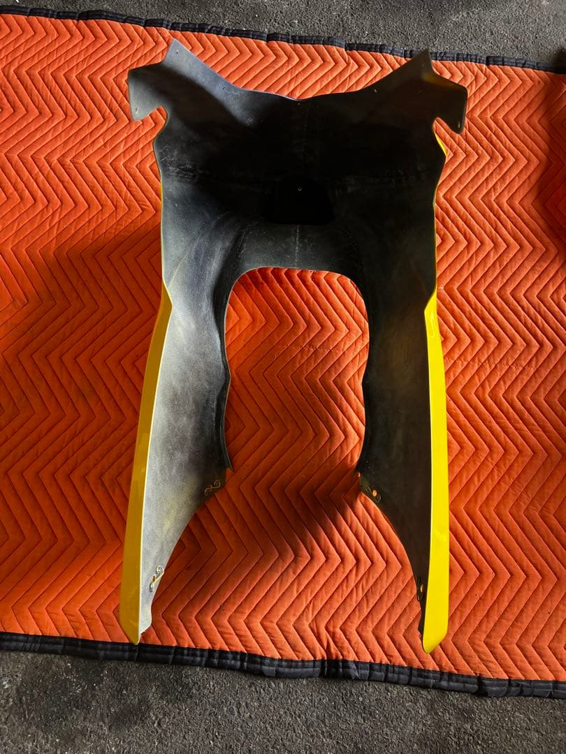 塗装のみの未使用、送料込み！Y2S フルカウル タンクカバーフロントフェンダー