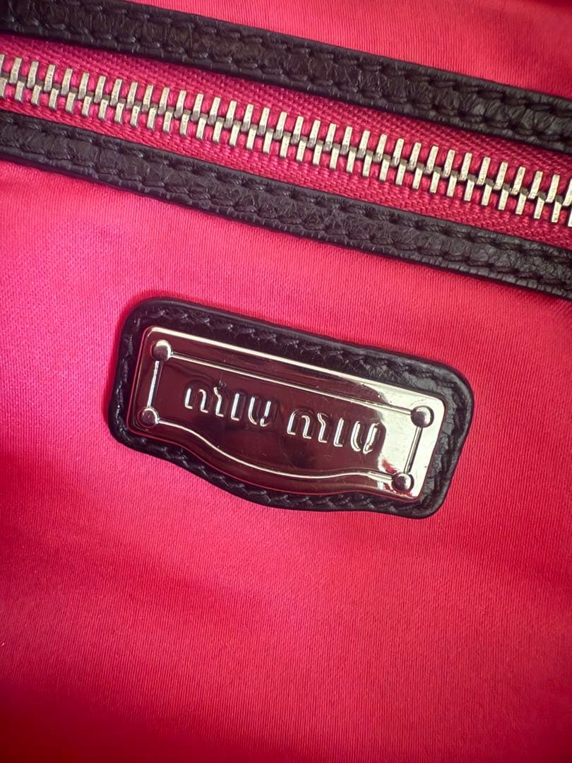 miu miu 黒 レザー 本革 ハンドバッグ 肩掛けバッグ