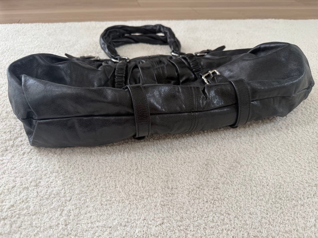 miu miu 黒 レザー 本革 ハンドバッグ 肩掛けバッグ