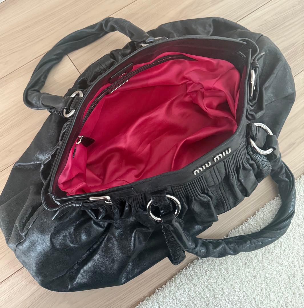 miu miu 黒 レザー 本革 ハンドバッグ 肩掛けバッグ