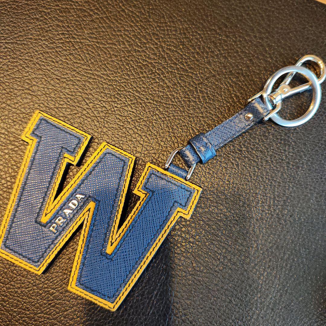 【お値引き不可】PRADA レザー キーホルダー W