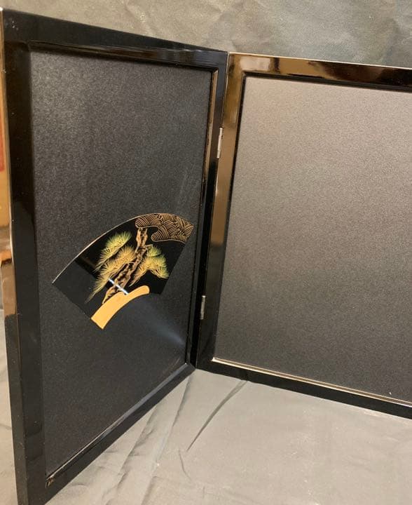 330 009-13 石目沈金彫　屏風　雛人形