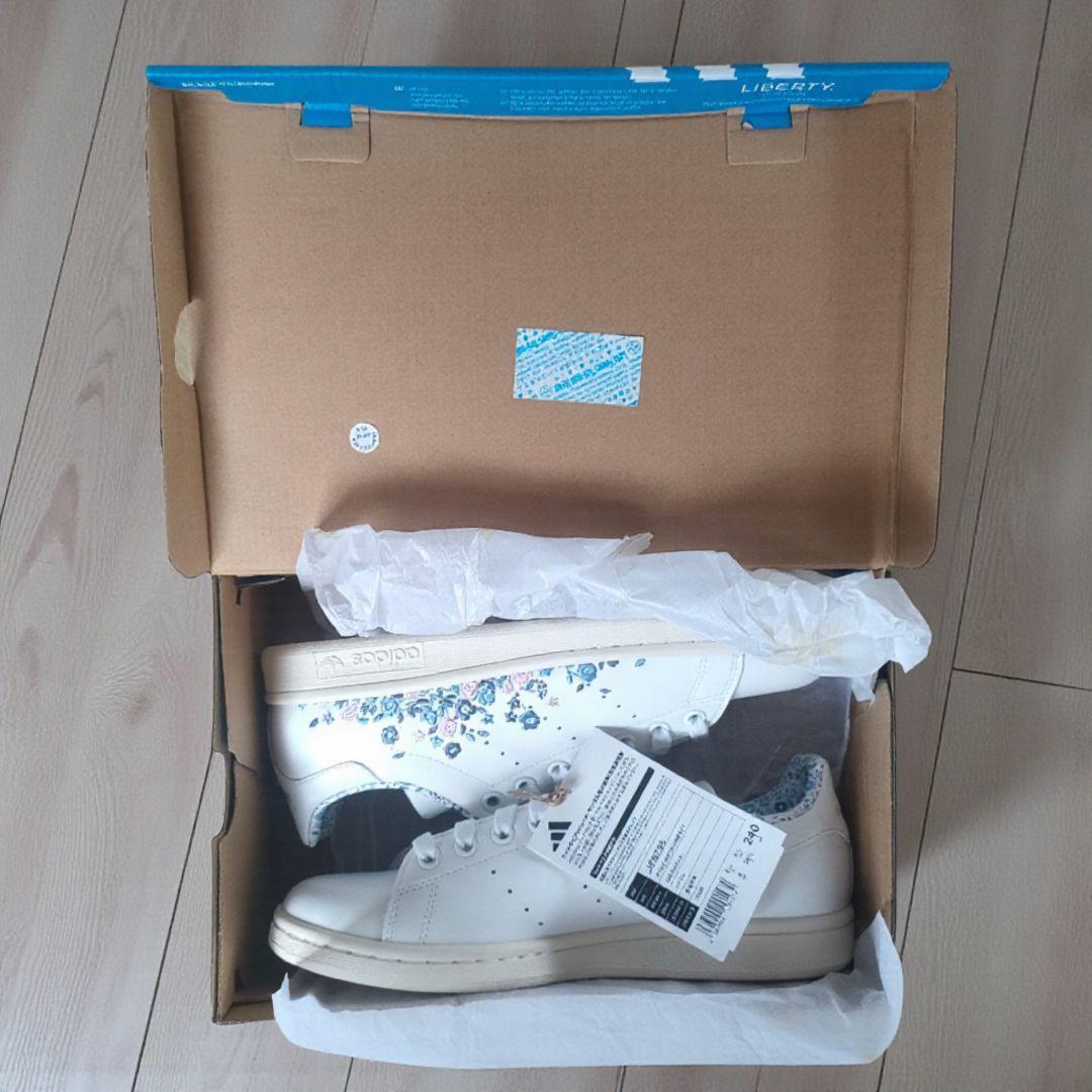 【新品未使用】STAN SMITH LIBERTY スタンスミス リバティ 24