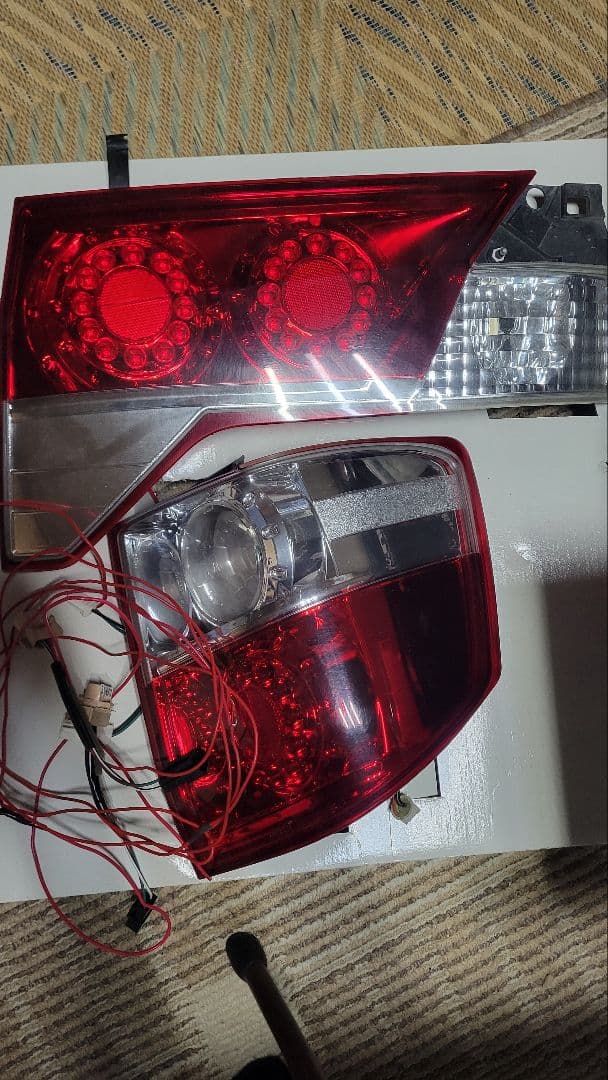 10系アルファードANH.MNH用テールライト、クリスタルLED