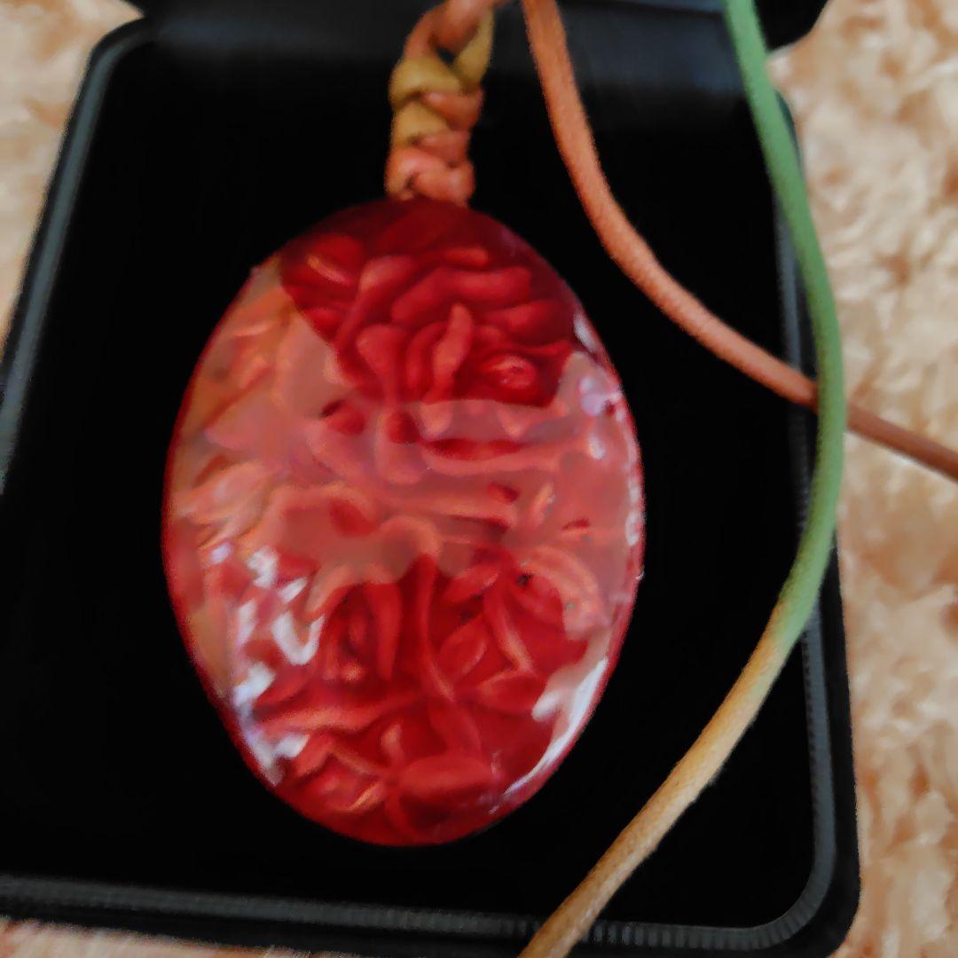 七宝焼ローズペンダント、レザー紐付き