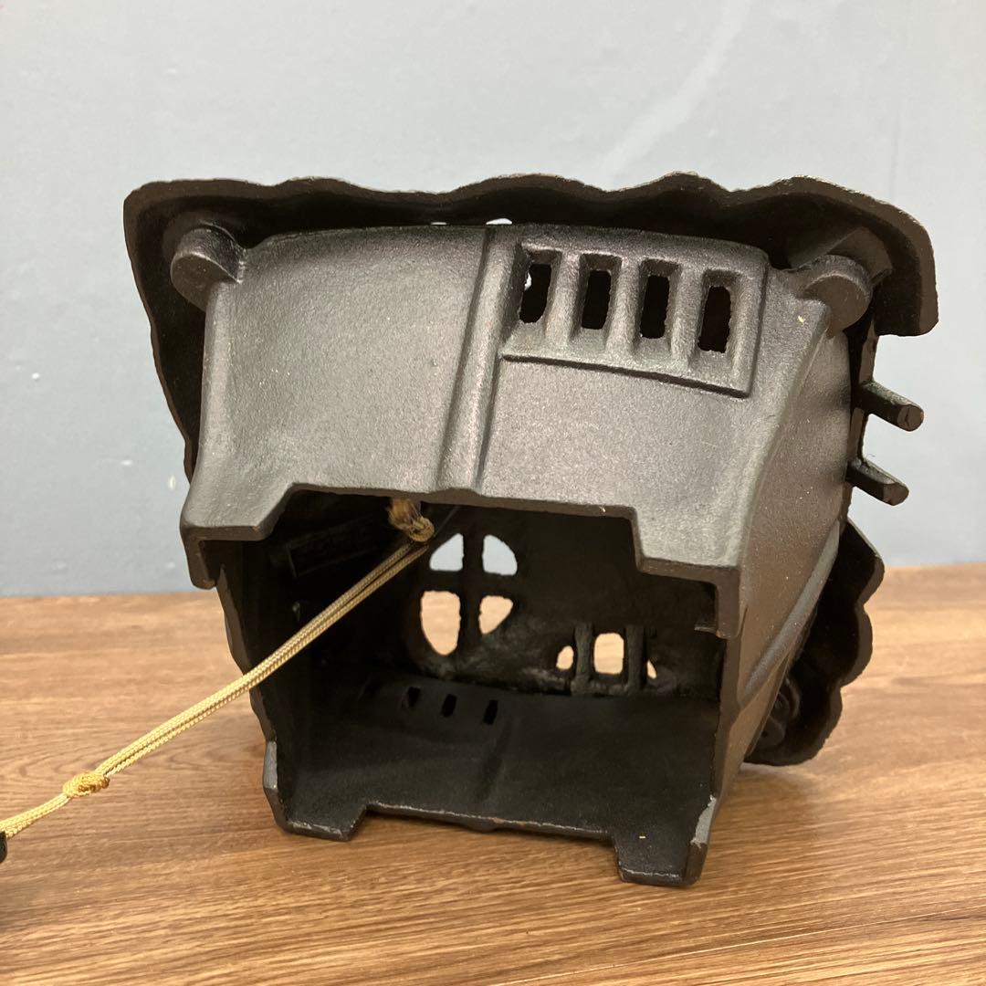 A-5 昭和レトロ 南部鉄器 風鈴 茅葺屋根 伝統工芸 南部砂鉄 鉄鈴