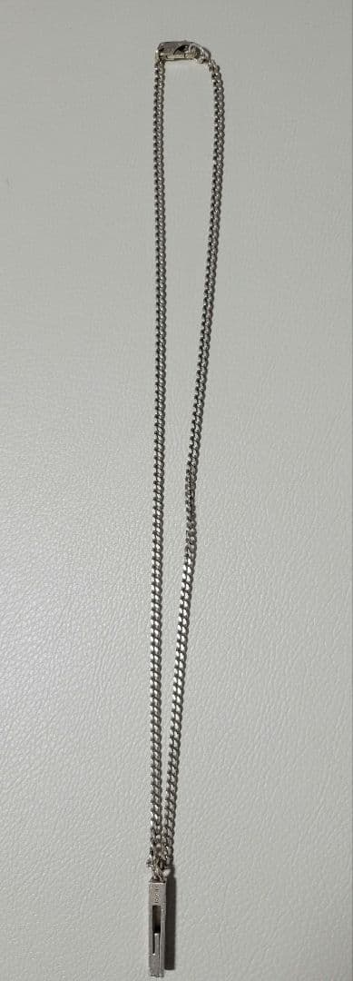 GUCCI　ネックレス　メンズ　カットアウト Gバー ペンダント　シルバー925
