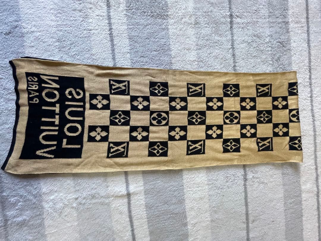 LOUIS VUITTON チェック柄マフラー