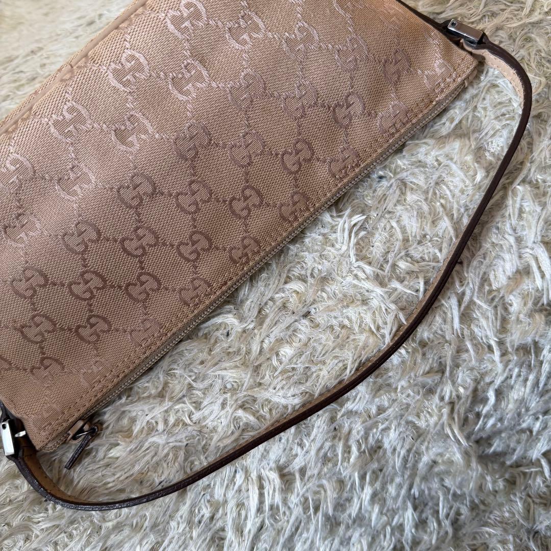☆美品☆GUCCI グッチ　アクセサリーポーチ　ショルダーバック　GG　ベージュ