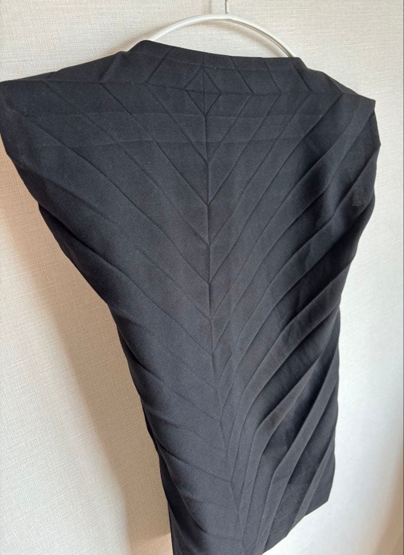 me イッセイ ミヤケ　アシンメトリー 変形 プリーツ トップス プルオーバー