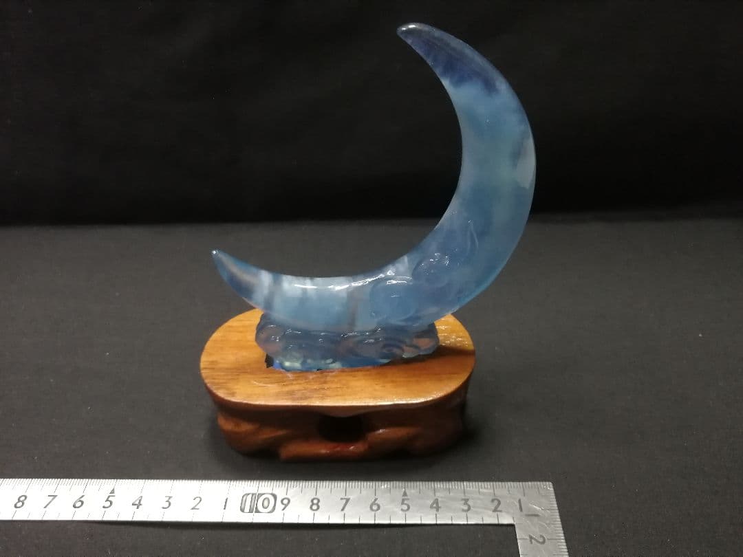 アクアマリン彫刻　月と兎