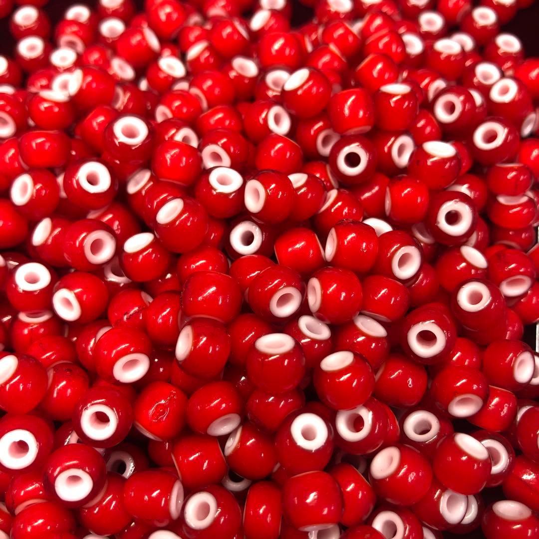 鹿革紐3ミリ、2ミリ、アソートネック28本、朱赤色約ビーズ2種各200粒