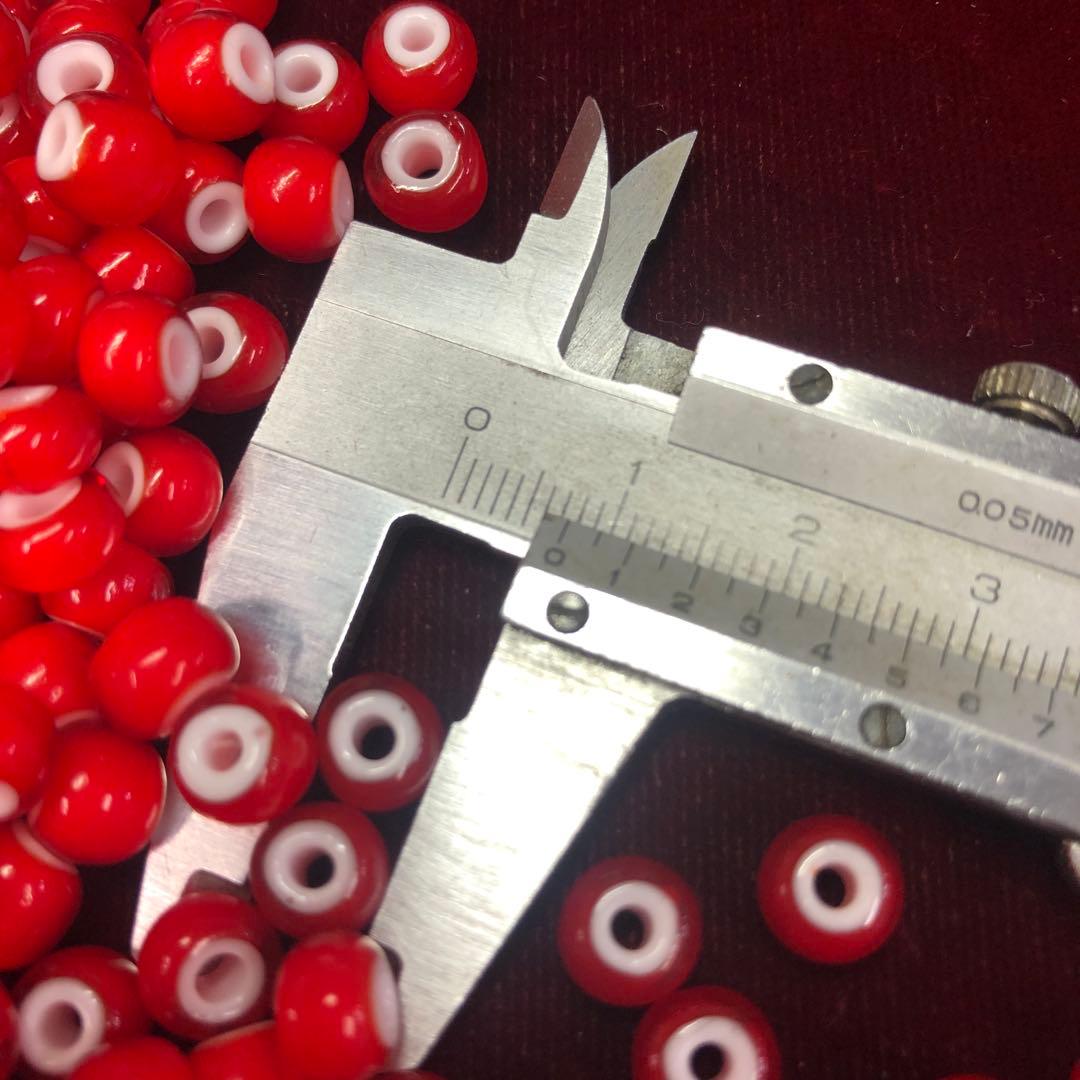 鹿革紐3ミリ、2ミリ、アソートネック28本、朱赤色約ビーズ2種各200粒