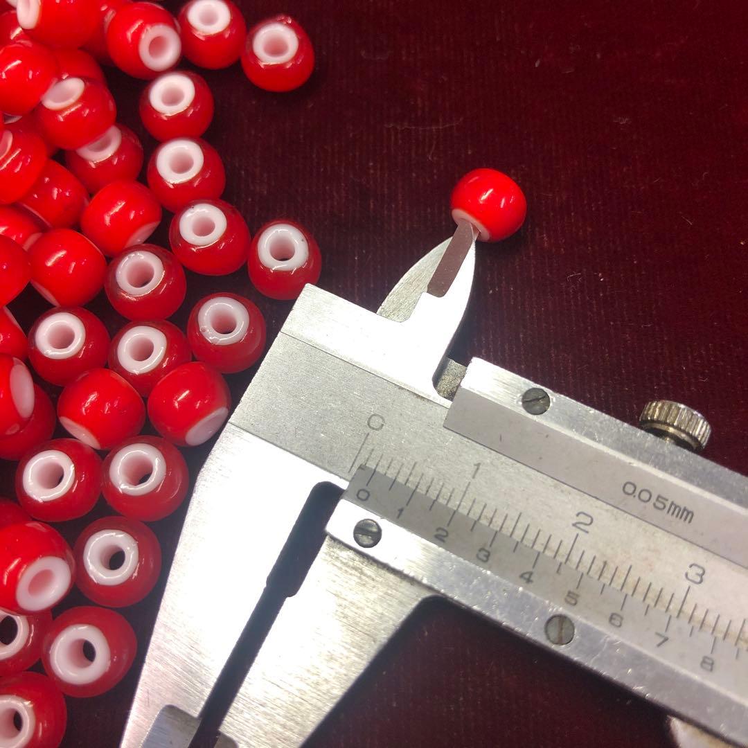 鹿革紐3ミリ、2ミリ、アソートネック28本、朱赤色約ビーズ2種各200粒