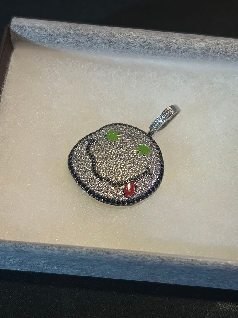 アクセサリー STONED SMILE SILVER PENDANT