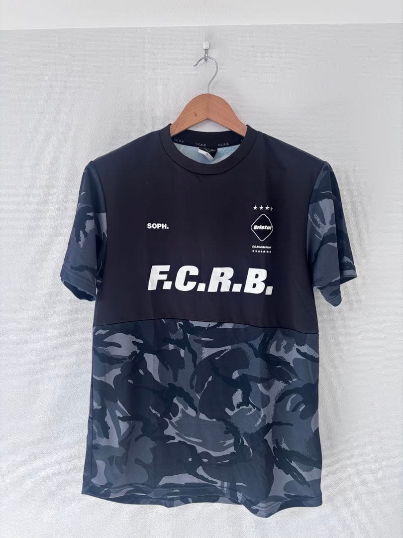 F.C.R.B. 迷彩柄シャツ
