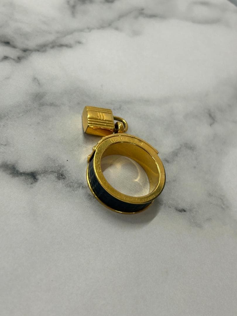 takashi　エルメス　スカーフリング　カギ付き