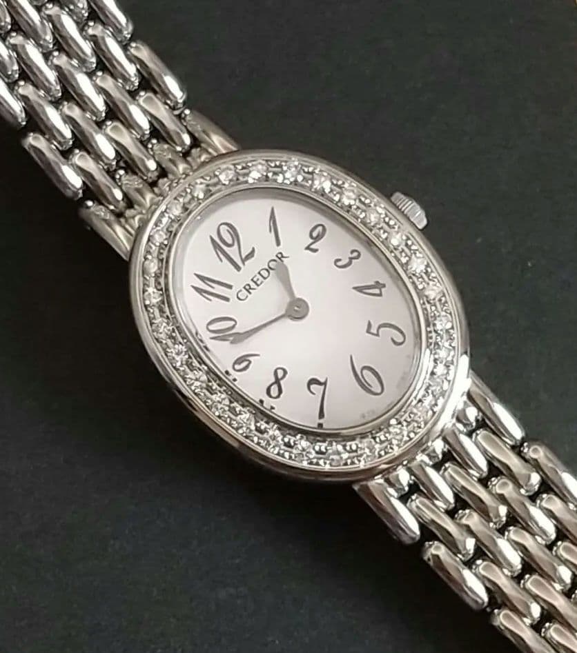クレドール シグノ美品 白蝶貝 28Pダイヤベゼル 現行販売モデル クォーツ