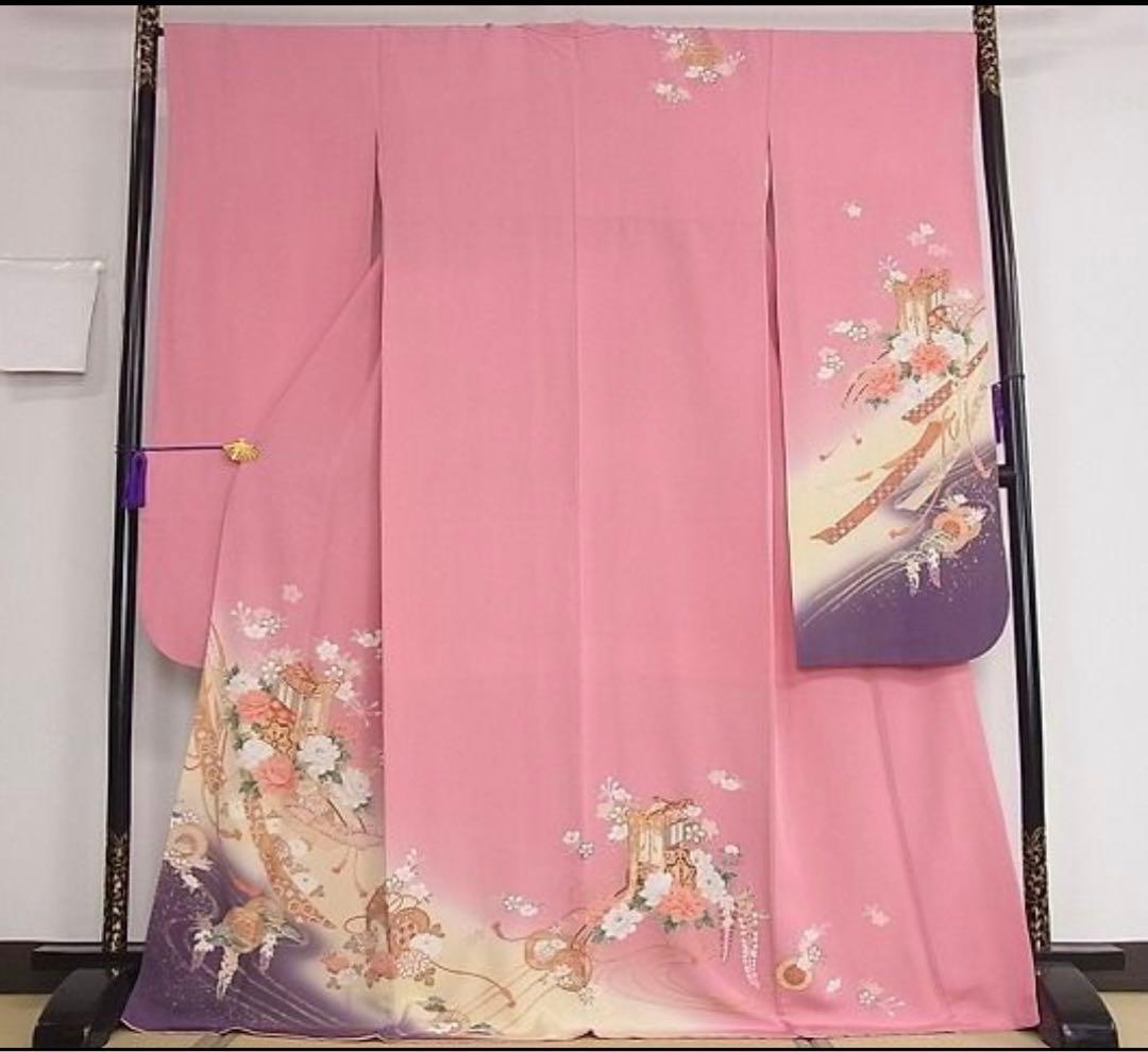 美品 豪華振袖 御所車鼓花文 正絹 暈し染め 金彩 ピンク系 桃色