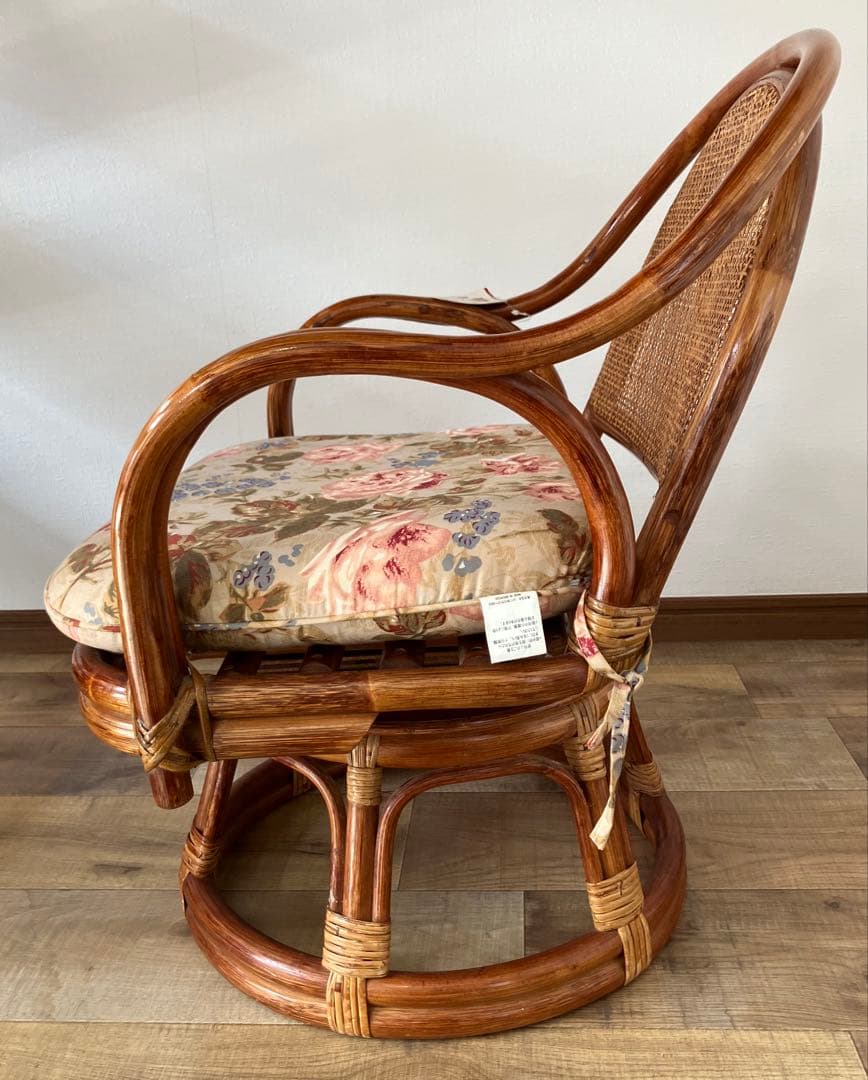 【EURO DECO】回転ラタンチェア　肘掛け付椅子　椅子　コメリ