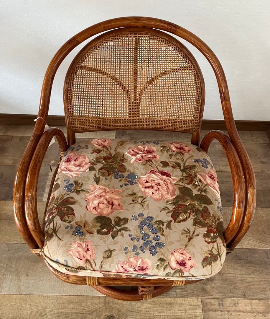 【EURO DECO】回転ラタンチェア　肘掛け付椅子　椅子　コメリ