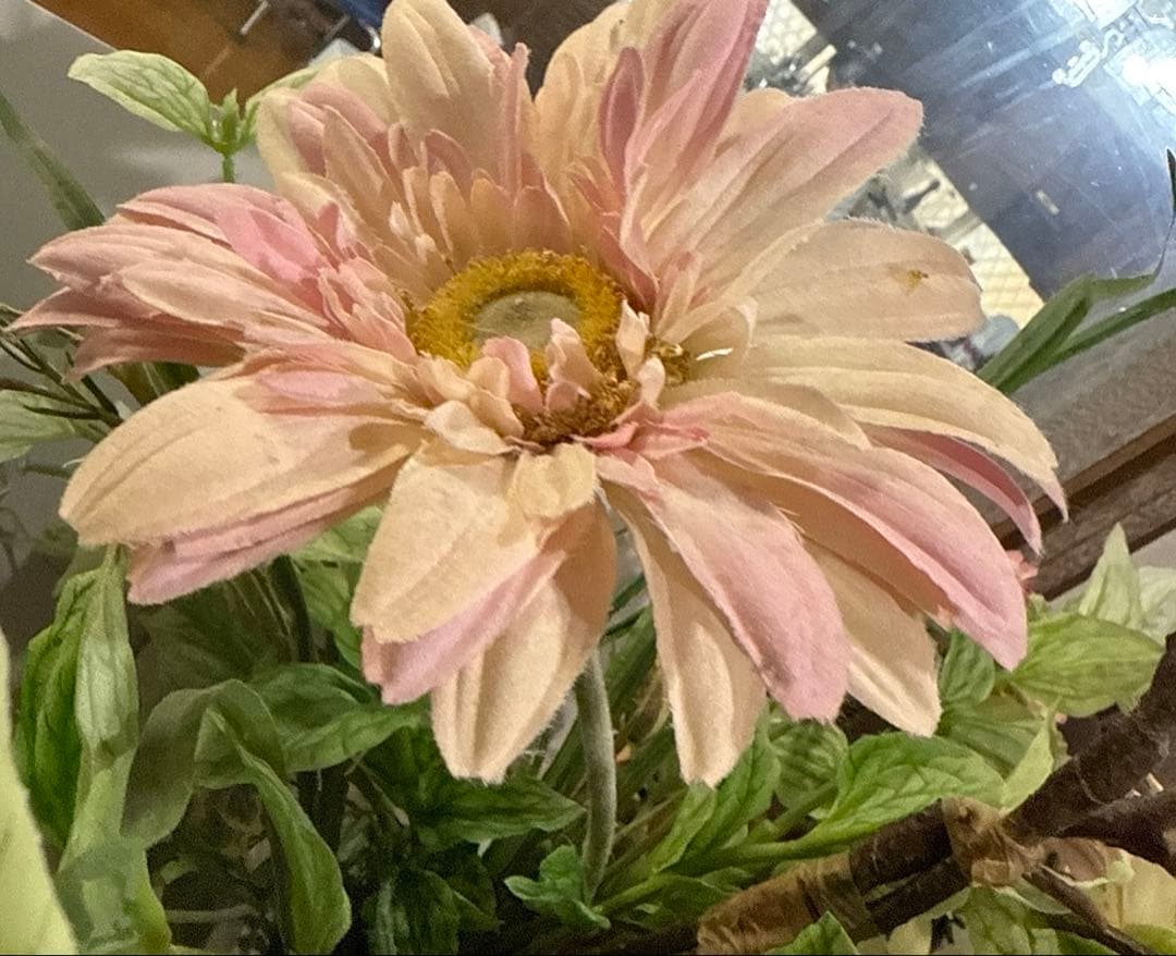 造花アレンジメント 花束 シルクフラワー 高さ約60㎝　花器32㎝