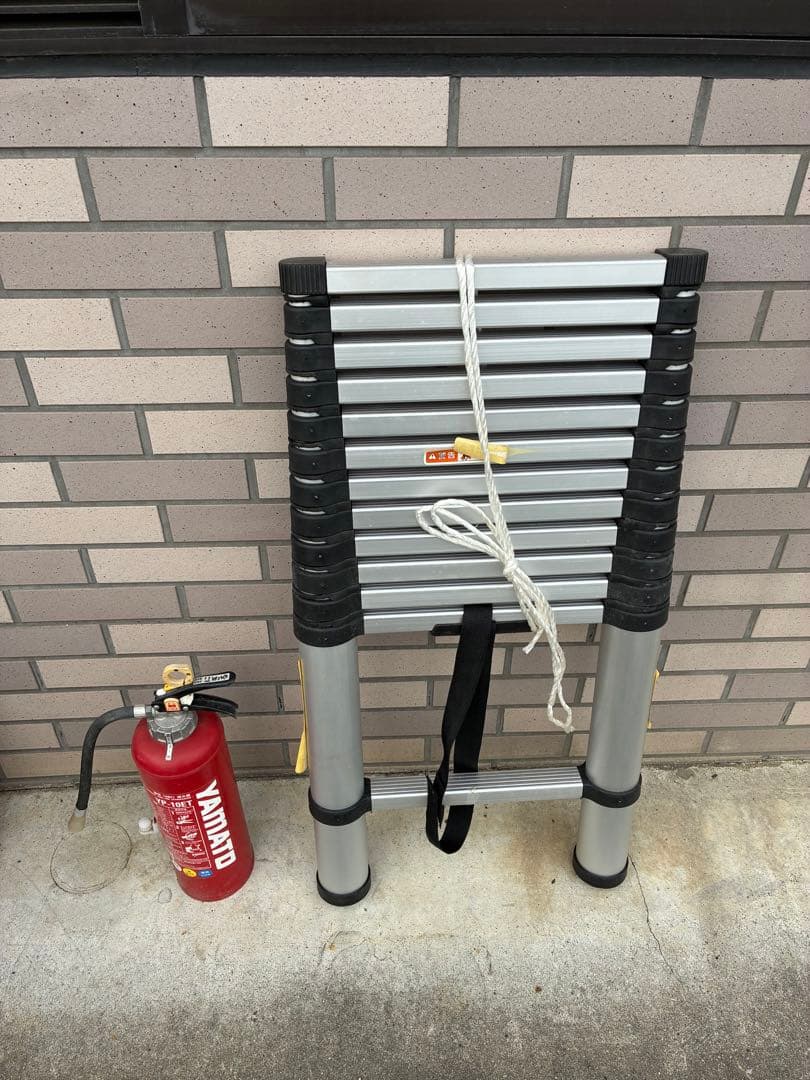 ハシゴ　伸縮はしご アルミ製　 脚立 伸縮