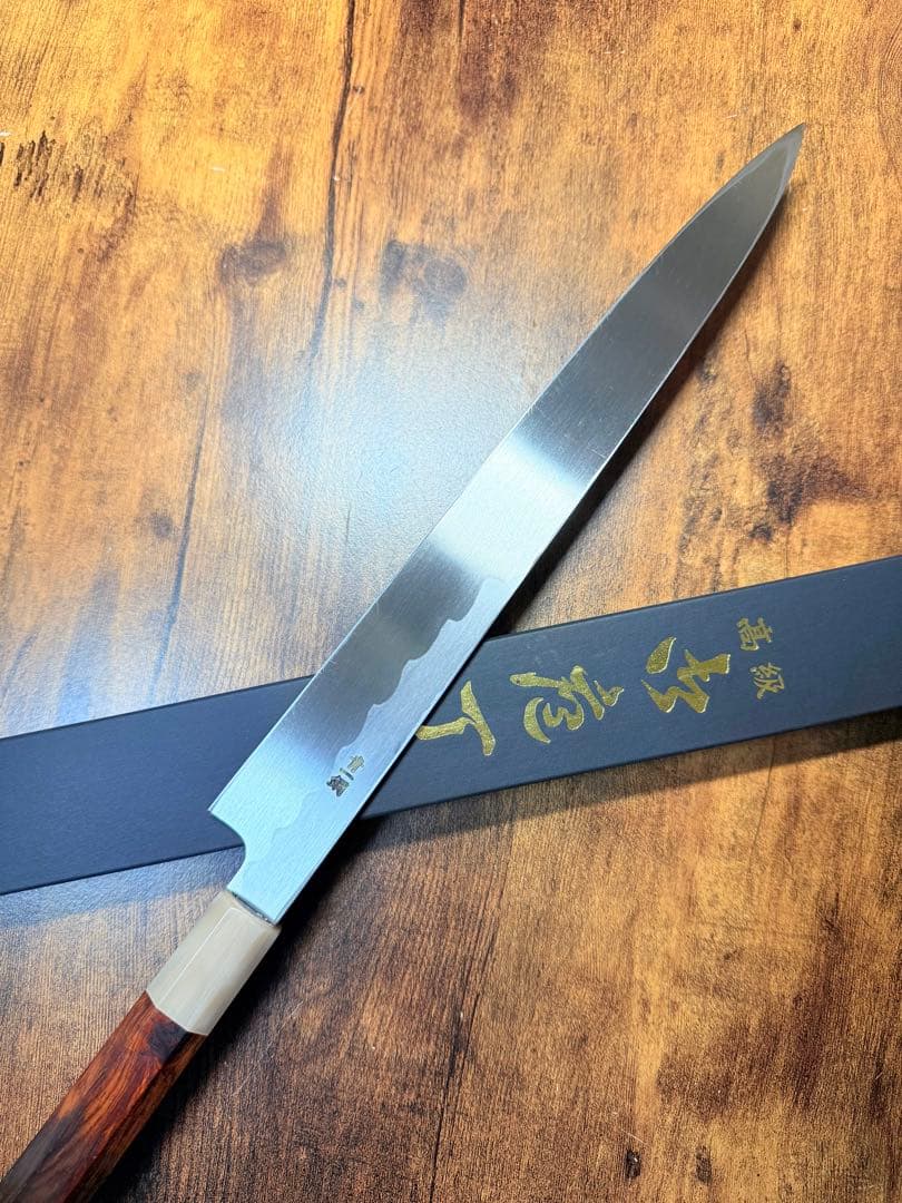 森本光一作　刺身 柳刃　青一鋼 紋鍛錬 尺　紫檀白水牛八角柄