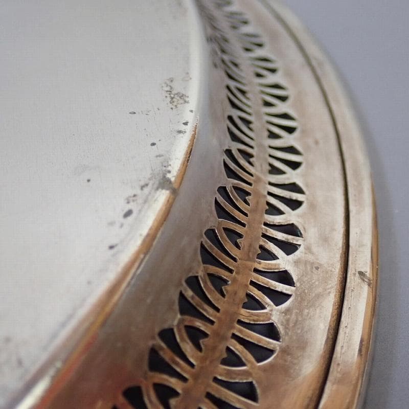 RU-5081　マッピン&ウェッブ　シルバートレイ　彫刻&透かし　Φ27㎝ 。