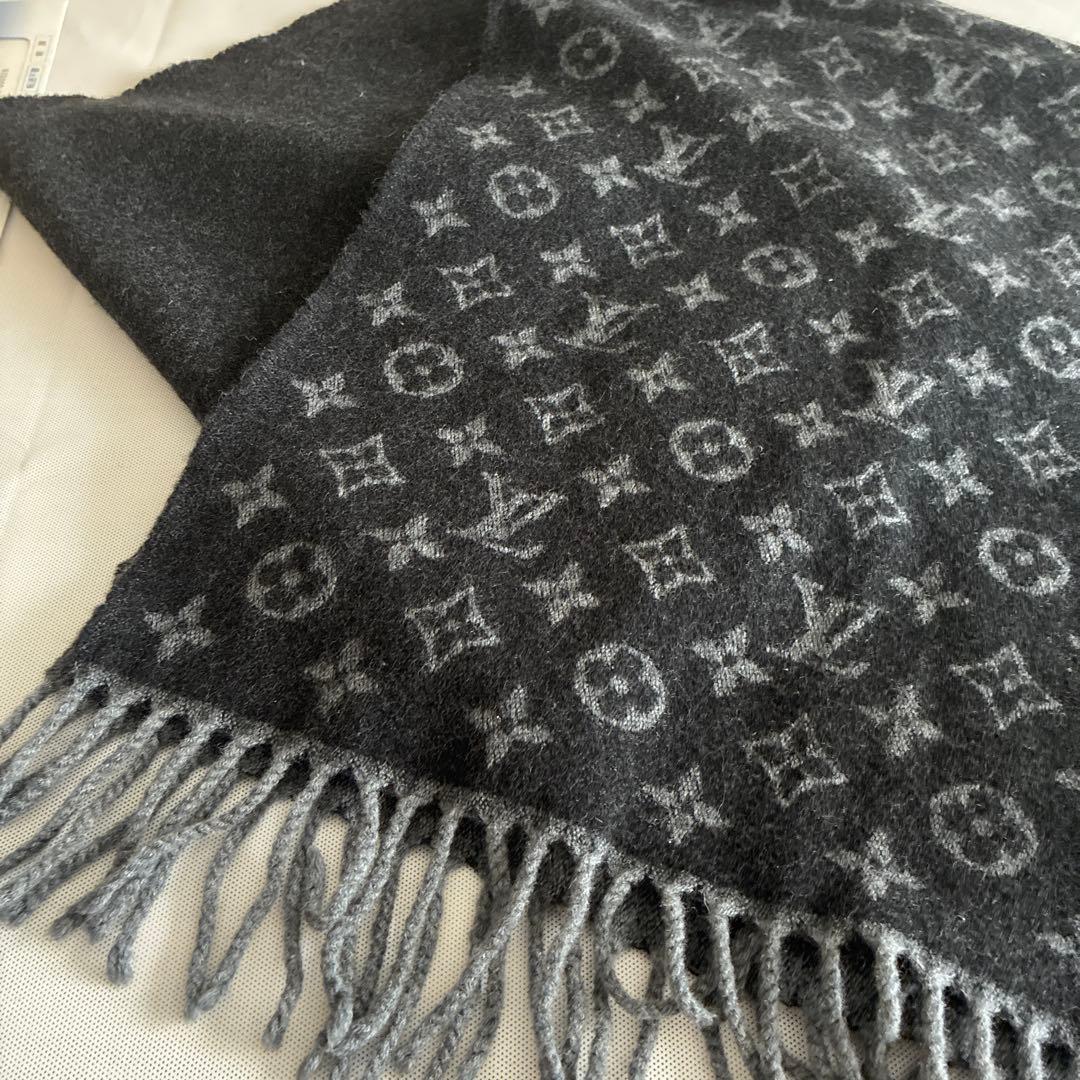 LOUIS VUITTON グレー ロゴマフラー